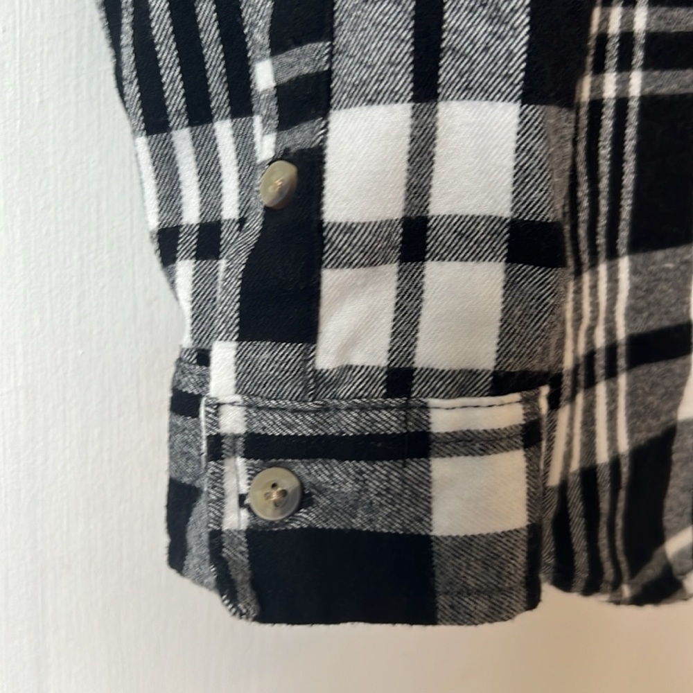 Jach's Girlfriend Plaid Soft Flannel Warm Shirt Black & White w/ Pockets Medium - Picture 5 of 14